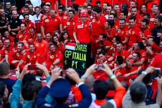 F1, Leclerc e la Ferrari spopolano sui social
