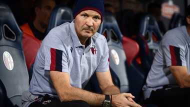 Bologna, ripresa della cure per Mihajlovic: torna in ospedale