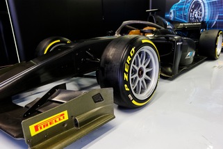 F1, Pirelli: prima prova in pista con i cerchi da 18"