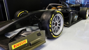 F1, Pirelli: prima prova in pista con i cerchi da 18"