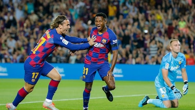 Liga: manita Barcellona, Atletico ko, vittoria con il brivido per il Real