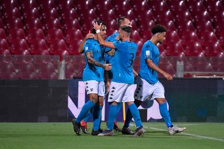 Viola-Sau e il Benevento vola: 2-0 corsaro alla Salernitana