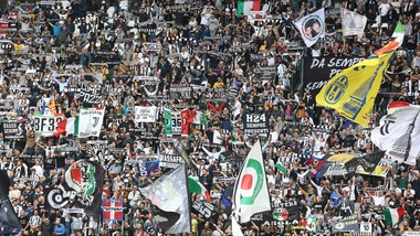 Protesta del tifo organizzato della Juve: niente Madrid