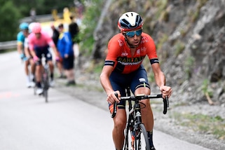 Coronavirus, successo per l'asta della bici di Nibali del Tour de France