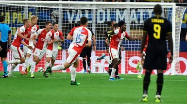 Inter-Slavia Praga 1-1: Barella salva Conte al 92'