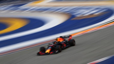Singapore: prime libere a Verstappen, poi Vettel