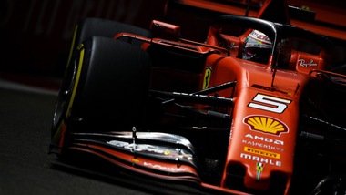 Gp Singapore: Hamilton davanti a Verstappen nelle libere, Vettel terzo