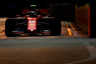 Gp Singapore: Leclerc da urlo, pole davanti a Hamilton