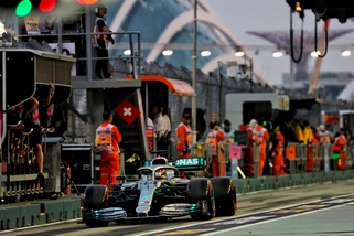 Gp Singapore, Hamilton: "Felice di trovarmi in mezzo alle Ferrari"