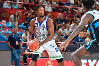 Supercoppa di basket, Sassari batte Cremona e va in finale