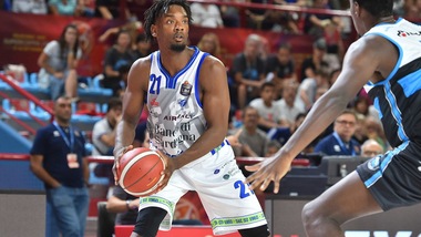 Supercoppa di basket, Sassari batte Cremona e va in finale