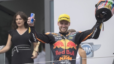 Moto2: Binder resiste a Navarro e trionfa, Alex Marquez terzo