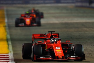 Trionfo Ferrari a Singapore: Vettel vince davanti a Leclerc