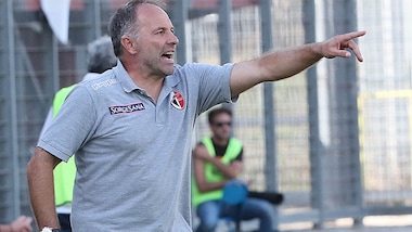 Il Bari di De Laurentiis esonera l'allenatore Cornacchini