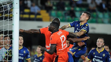 Il Verona spaventa l'Udinese, ma al Bentegodi è 0-0