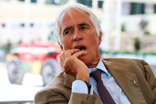 Malagò: "La simulazione dei calciatori è più grave del razzismo". Poi rettifica