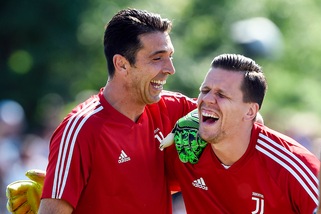 Juve, l'alleanza dei numeri uno: Szczesny sbaglia, Buffon rincuora