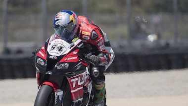 SuperBike: in Francia Razgatlioglu vince in rimonta