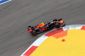 Gp Russia: partenza dai box per Albon