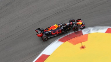 Gp Russia: partenza dai box per Albon