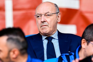 Inter, Marotta: "Vidal? Lo seguiamo, ma resterà al Barcellona"