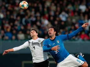 Pareggio per gli Azzurri Legends in Germania: gol di Toni, Totti e Tommasi