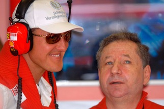 Jean Todt: "Guardo le gare con Schumacher: lui lotta ogni giorno"