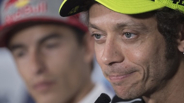 Valentino Rossi su una Ferrari 488: si allena per la 12 Ore del Golfo