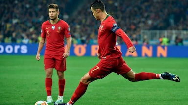 Cristiano Ronaldo da leggenda: segna il suo 700° gol!
