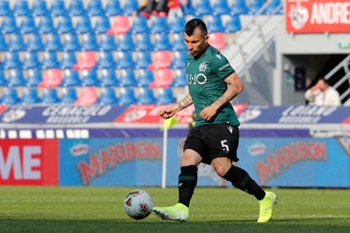 Bologna, Medel fuori un mese: lesione al bicipite femorale