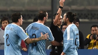 Perù-Uruguay 1-1: Caceres perde la testa, espulso dopo 26 minuti