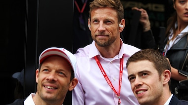 Problemi per Button nell'off road: 17 ore fermo nel nulla!