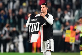 Juve, Cristiano Ronaldo si gode la vittoria e il gol numero 701