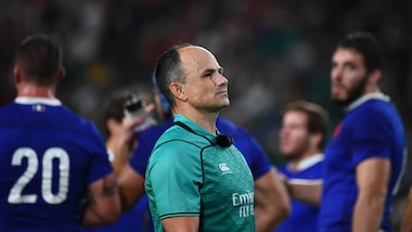 Foto coi tifosi del Galles, l'arbitro Peyper escluso dalle semifinali