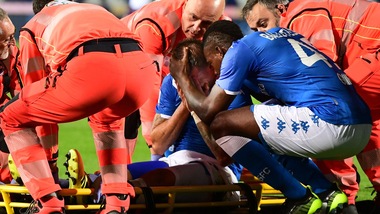 Grave infortunio per Dessena: fuori in barella e tra le lacrime