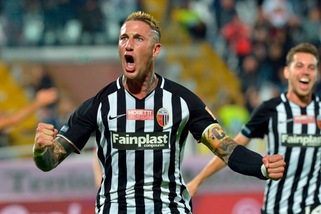 L'Ascoli torna a vincere: 2-1 all'Entella, decide Ardemagni