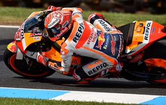 Gp Australia: Marquez beffa Vinales e vince, Valentino Rossi ottavo