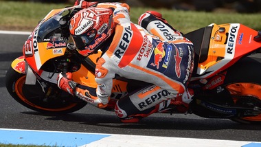 Gp Australia: Marquez beffa Vinales e vince, Valentino Rossi ottavo