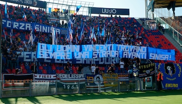 I tifosi della Sampdoria incoraggiano Mihajlovic: "Avanti Sinisa"