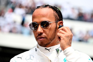 Hamilton: "Vettel ha provato a buttarmi fuori"
