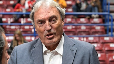 L'Olimpia Milano premia Dino Meneghin: ritirata la sua numero "11"