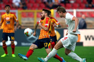 Lecce, infiammazione al tendine per Majer. Farias: lesione muscolare