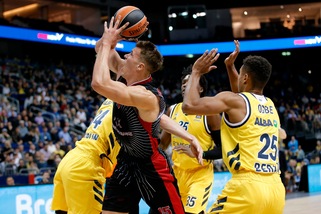 Eurolega, Olimpia Milano corsara a Berlino: 81-78 all'Alba