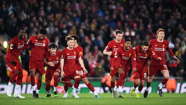 Coppa di Lega inglese, Liverpool ai rigori dopo il 5-5 con l'Arsenal. Ok United e Aston Villa
