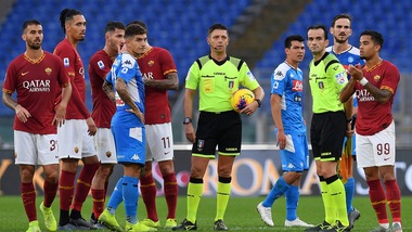 Roma, cori contro Napoli: match sospeso 1' per discriminazione territoriale