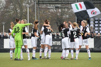 Vittorie di carattere per Juve e Roma, per il titolo lotteranno in quattro