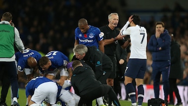 Everton indaga su insulti razzisti a Son dopo il fallo su Gomes