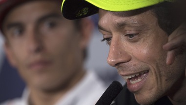 Rossi e Marquez lodano Hamilton: "È stato un trionfo incredibile"