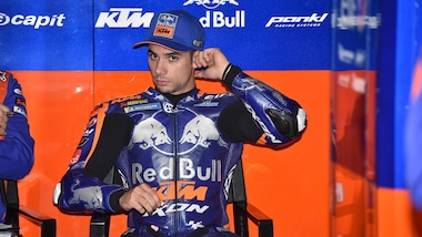 MotoGp: Oliveira operato alla spalla, intervento ok