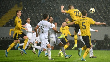 Arsenal, solo 1-1 con il Guimaraes: qualificazione rimandata